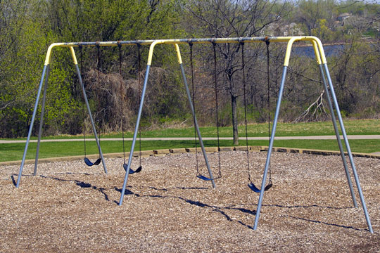 playground-swing-540